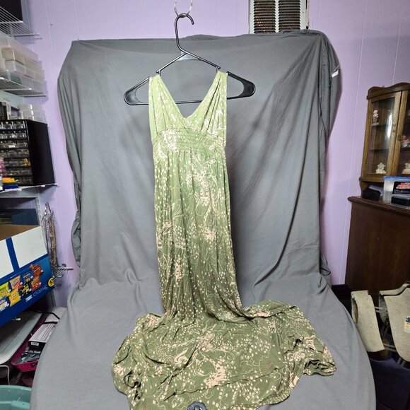 Windhorse Green Maxi Dress with Smocked Waist – Size Appears Large - Picture 4 of 7